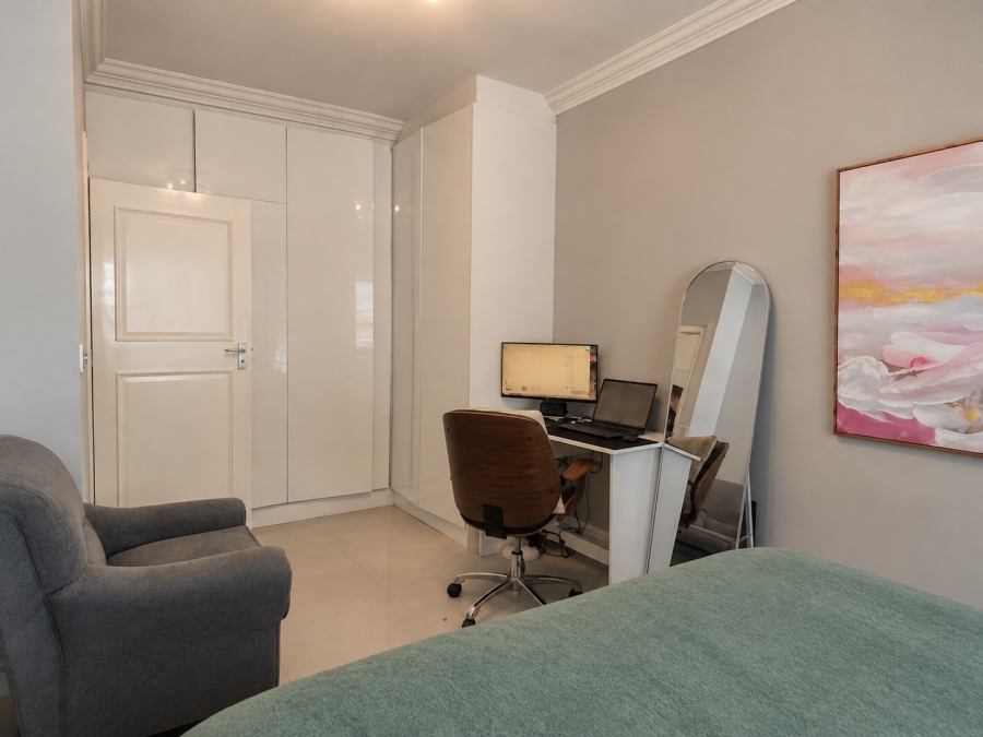 To Let 1 Bedroom Property for Rent in Oranjezicht Western Cape